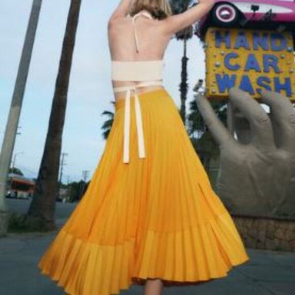 ✨NWT✨ZARA Beautiful Pleated Midi Skirt - Picture 2 of 7